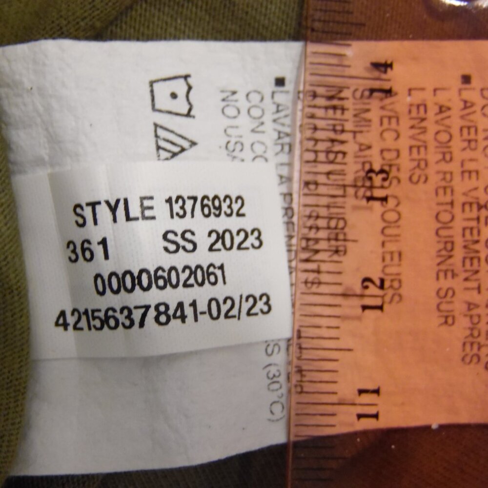 Under Armour Loose Fit Tank Shirt Size S--but Oversized due to the loose fit - Picture 8 of 8